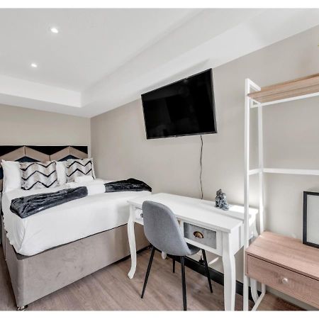 Stay & Explore: Convenient Studio - Prime Location Londen Buitenkant foto